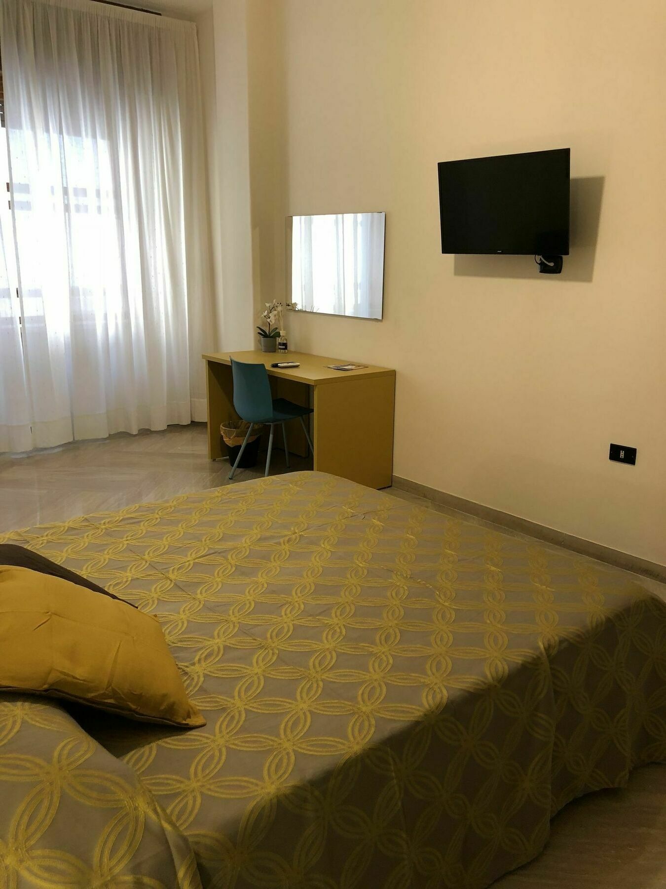 Napoli City Inn Exteriör bild