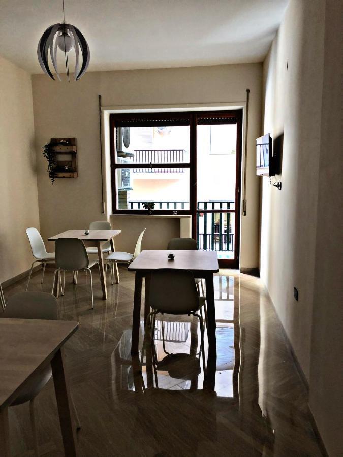 Napoli City Inn Exteriör bild